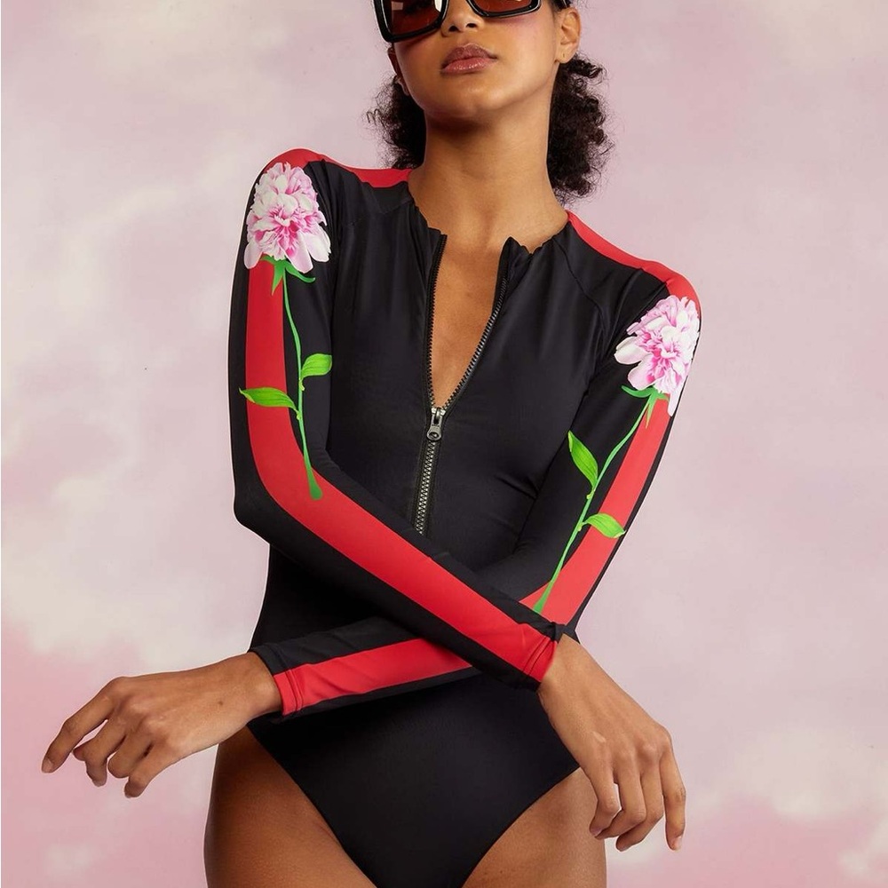 Cynthia Rowley Swell / Riley Long Sleeve Surfsuit Black Red Floral